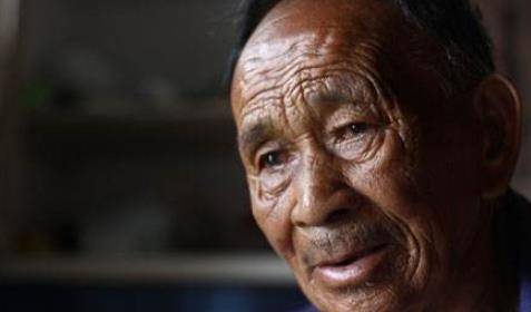 原创7旬老人1天失去三子留下60多万债务人走账还在