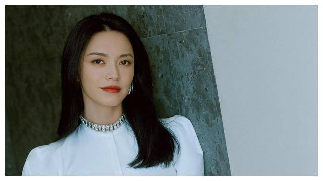 姚晨:大胆嘴炮,惊艳驴脸,遇见平胸,事关她如何风靡全国