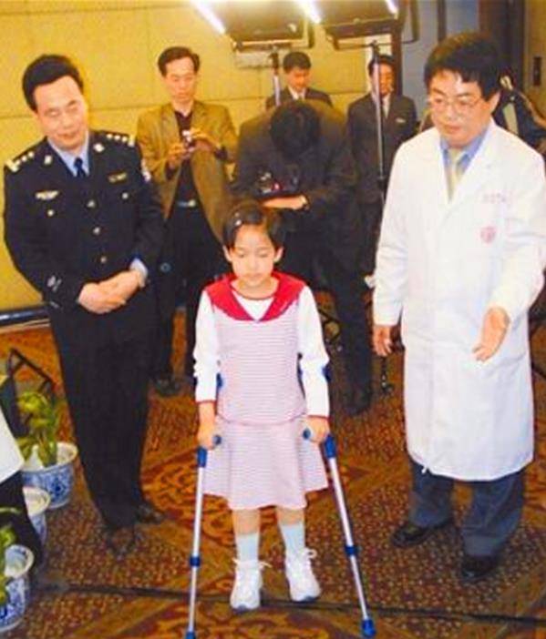 原创20年前那个因车祸失去双腿的篮球女孩如今过得怎样