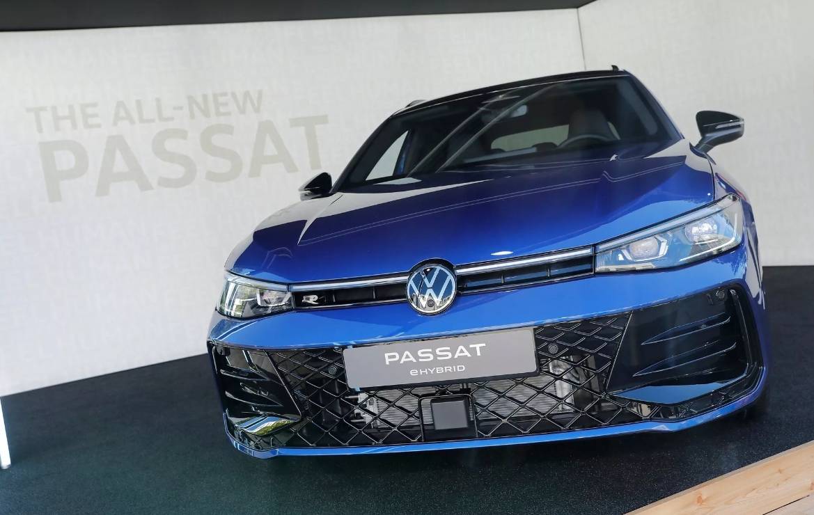 2025款大众帕萨特旅行版,插电混动,纯电续航100公里