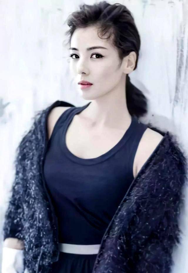 还清5亿的恩人,背景强大到连赵本山都不敢惹,他是谁_宋丹丹_王珂_家庭