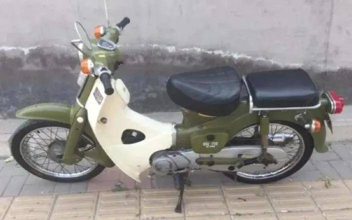 八十年代号称"闻着汽油味就能跑"的摩托车,你能猜出是哪款吗_搜狐汽车