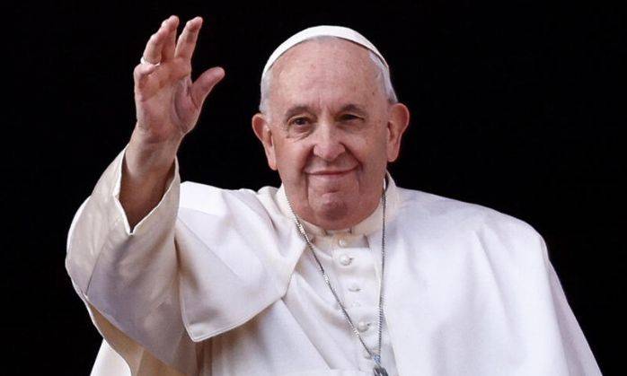 罗马教皇方济各近日接受媒体采访时表示,乌克兰应该有"举白旗"的勇气