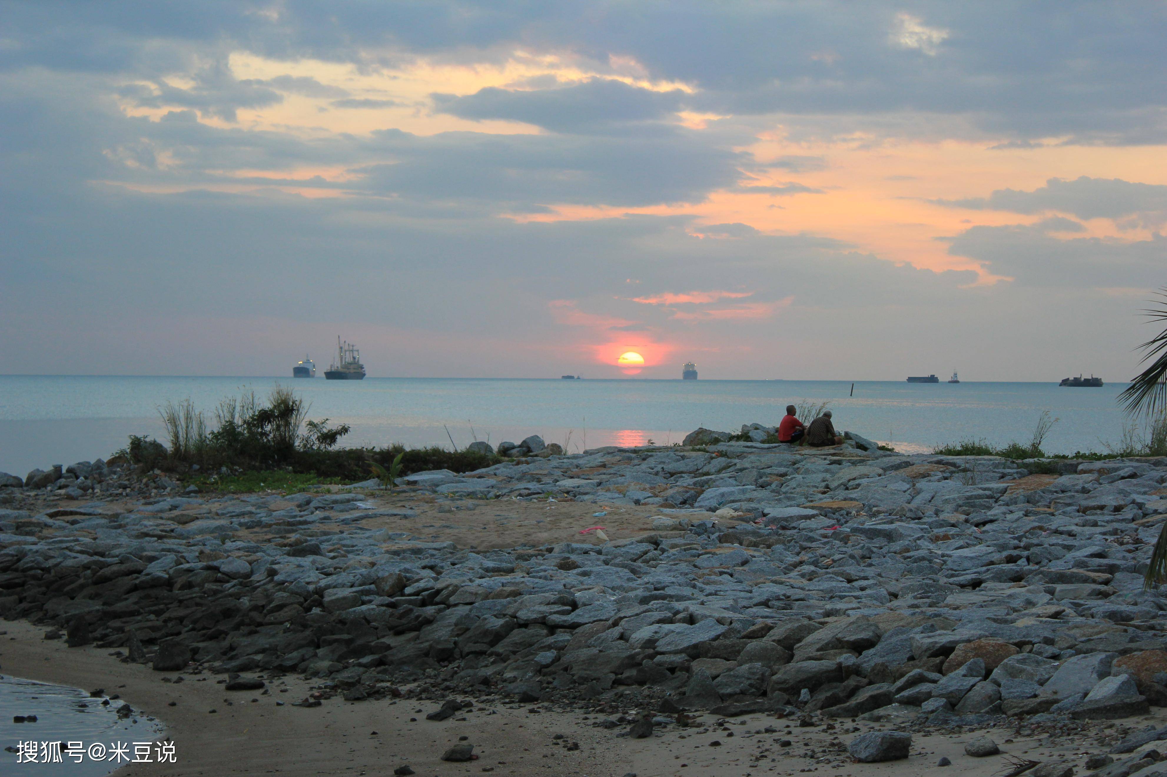 马六甲海峡中日韩的海上生命线成就新加坡的国际黄金水道