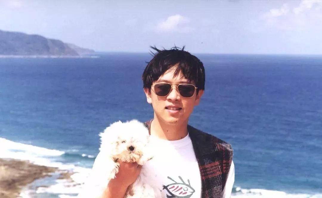 原创张雨生31岁早逝痴情女友10年后才嫁人父母为他和妹妹守墓园