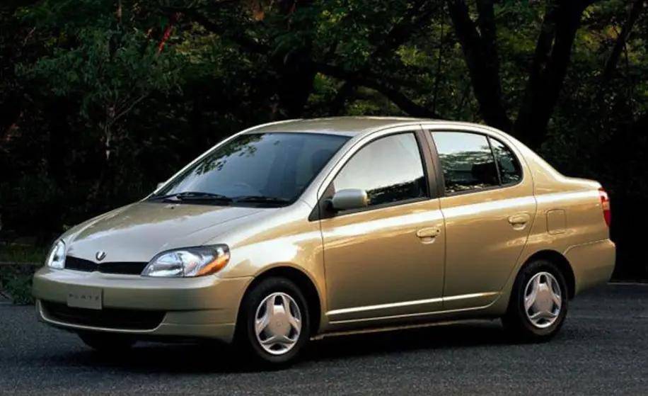 国产车发展史中两款重要车型,中华骏捷和夏利2000,你知道哪款?