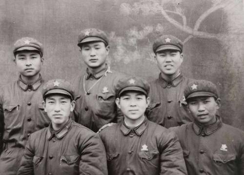 原创六七十年代当兵6毛2一天的伙食标配但老兵们精神头十足