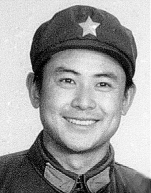 李世玺:原八一厂演员剧团团长,因演雷锋走红,岳母也是位好演员