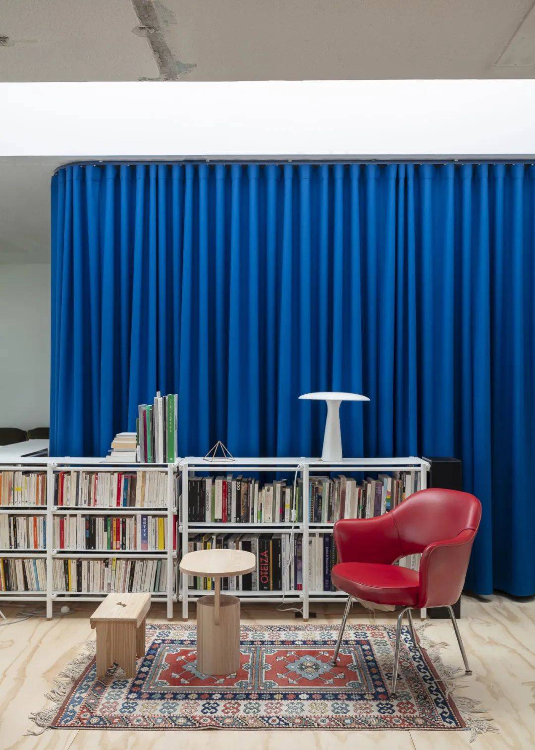 并致敬颇具有影响力的艺术家james turrell