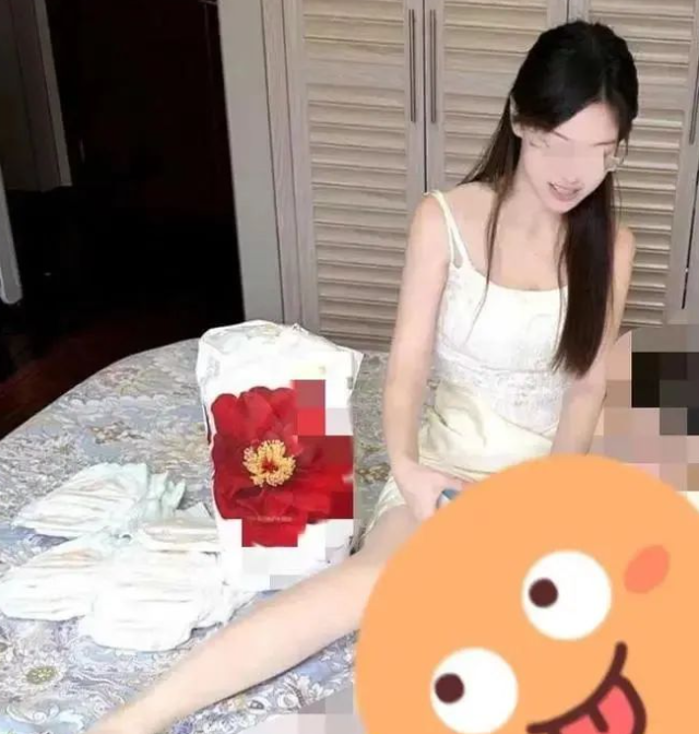 原创上海出轨张老师曝大量美照难怪16岁男主挡不住换你也把持不住