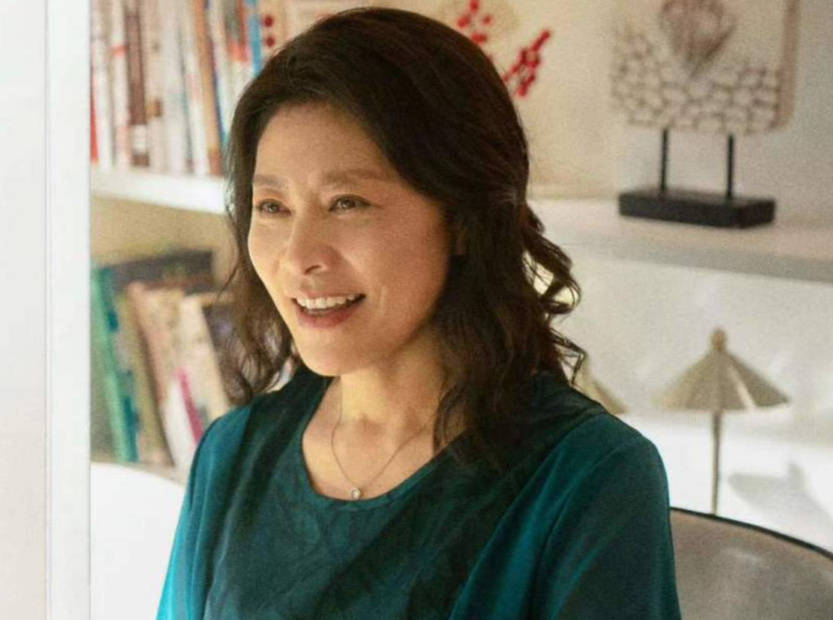 吴玉兰这个角色骨子里透着优越感,岳红对人物揣摩透彻,用卓绝的演技