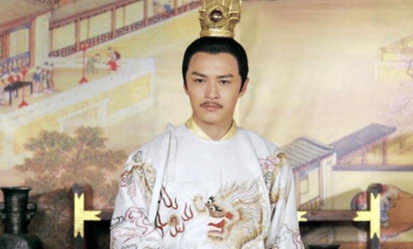 没过多久,李谅祚的母亲死在男宠手里,梁氏则趁机吓唬李谅祚,你的母亲