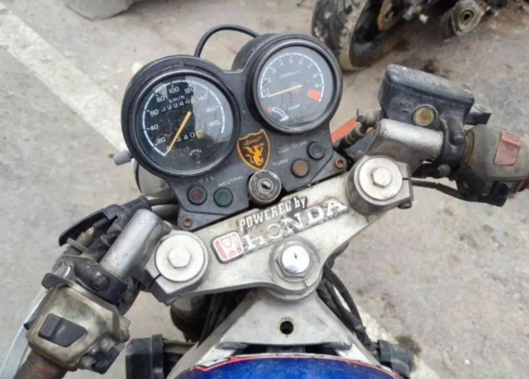 本田老款vt400,外号"大蚂蚁",v缸的设计_搜狐汽车_搜狐网