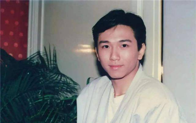 她用7年逼走原配,仅嫁豪门3年,全身长满肿瘤死在丈夫怀中_徐华凤_汤伟