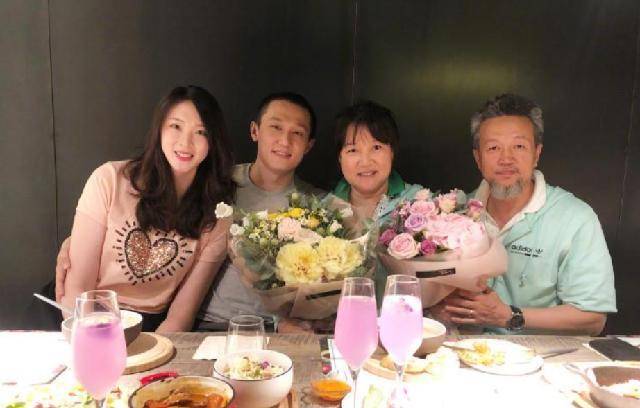 原创女排队长惠若琪27岁退役2个月后举行婚礼丈夫比她矮一个头