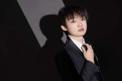 沐洛仙全国优秀护肤讲师唐锦鹏老师履历今天就让我走进全国十佳讲师的