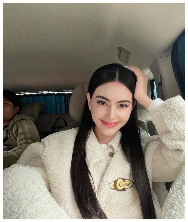 原创泰国美女mai加盟浪姐5颜值和实力双担当抢眼好身材