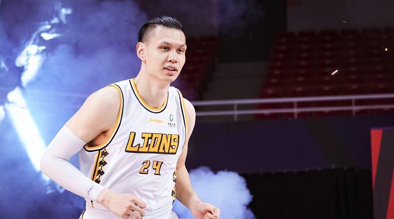 cba赛场风云再起:许钟豪复出挑战周琦,广东宏远面临新考验_广东宏远队