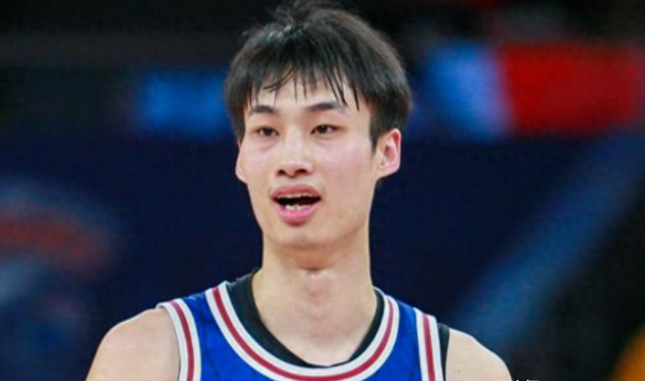 原创广州主场这地板咋打适应性训练能走出滑步戴昊吐槽别受伤了