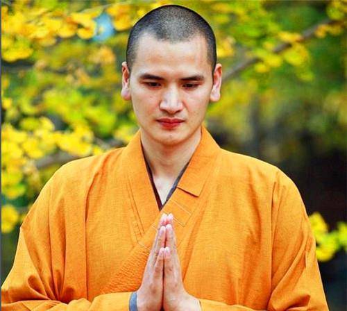 原创他是中国最帅和尚富婆们甘愿为他每天来佛庙烧香如今怎么样了