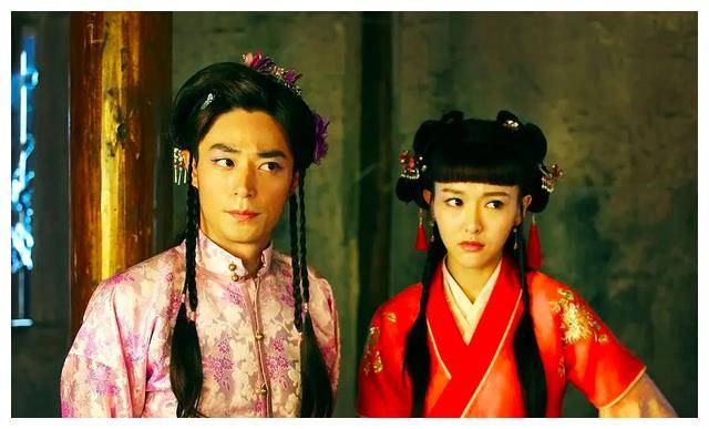 5,任嘉伦在《大唐荣耀》中扮演"李俶",与下属一起穿女装寻人,展现出