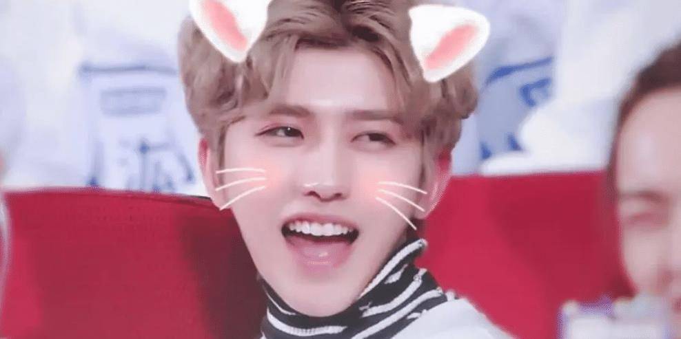 当年选秀节目,蔡徐坤一出现,就被大家认为是的"权志龙",蔡徐坤也因此