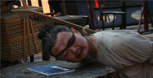 这种习俗也就从古代流传至今,成为了犯罪执行死刑前的"标配