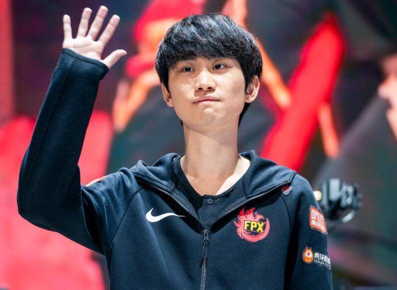 原创旭旭宝宝说出复播关键不要学doinb跑出国做到一点就有机会复播