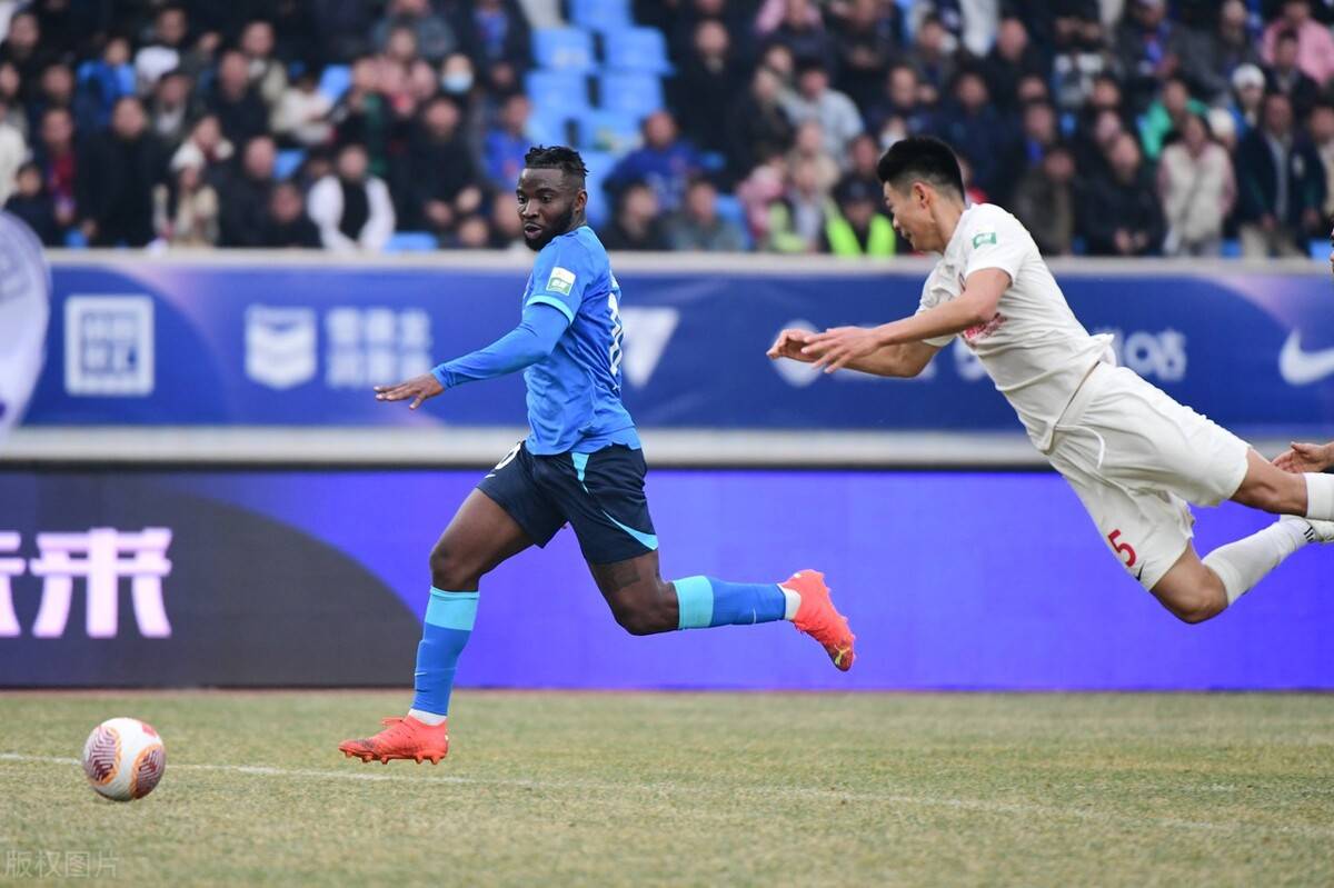 成都蓉城重量级新援即将首秀,曾是津门虎核心_杨帆_中卫_胡睿