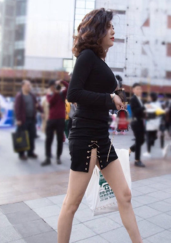 175身高的颜值美女穿一双10公分的高跟鞋8个字形容她的美