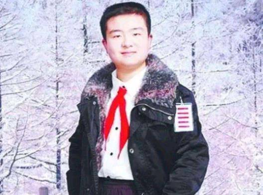 原创昔日的五道杠少年和不屑弟近况如何前者民办后者哈佛