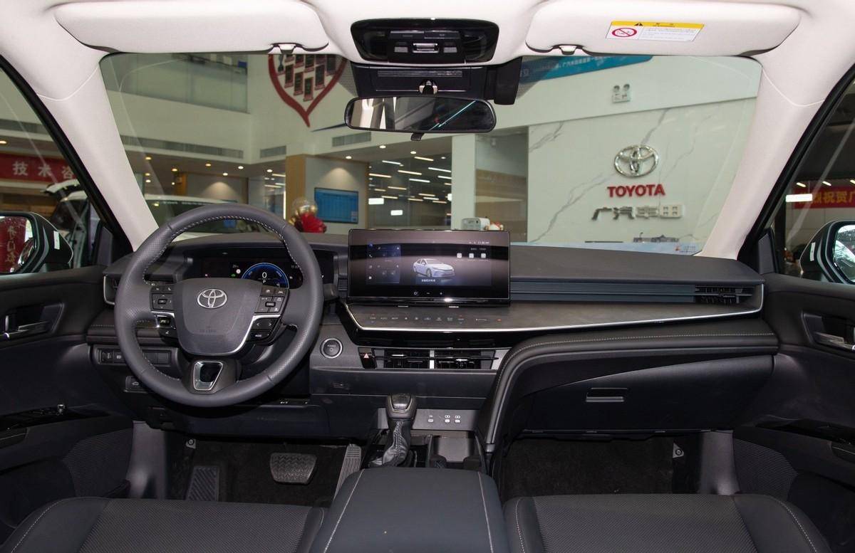 降低混动门槛 提升车机体验 凯美瑞2024款实拍简评