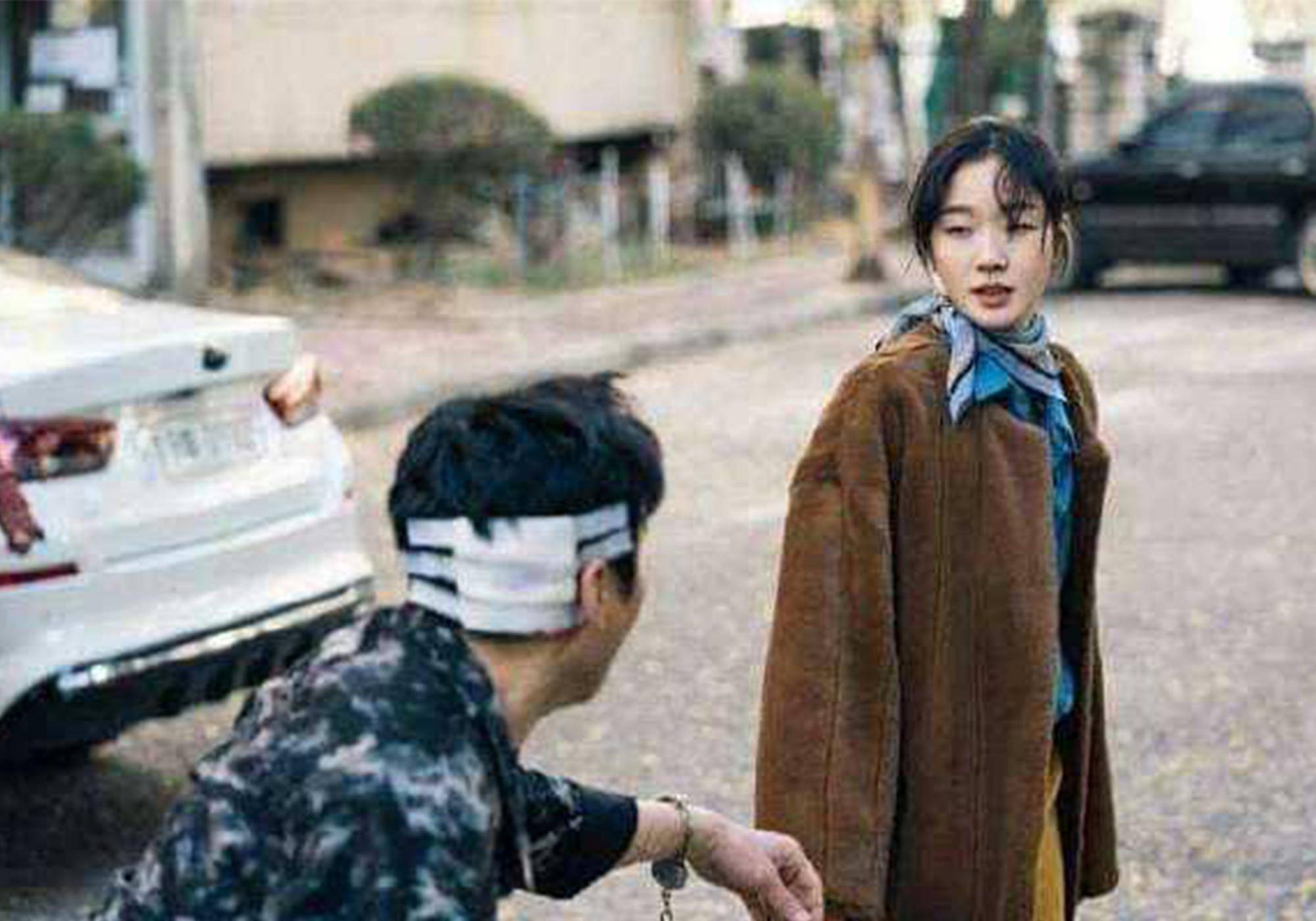 原创金高银新剧剧照曝光连换两套造型你pick哪一款