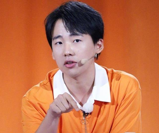 原创为什么郭麒麟不说相声了难不成德云社不行了郭德纲找好退路了