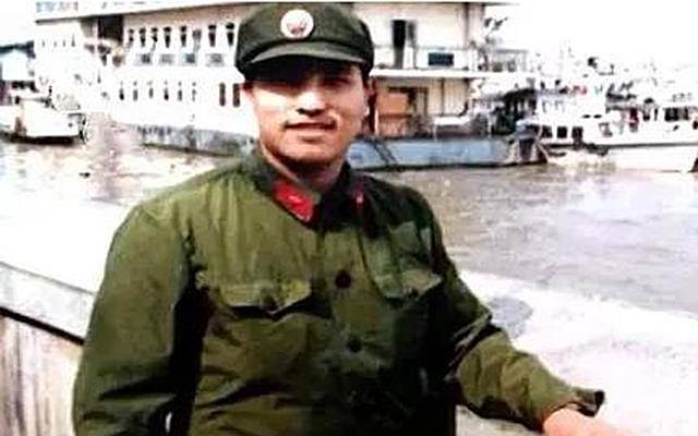 特级伤残英雄吴华:每月领3000抚恤金,今儿子一个参军一个上警校_杨晓