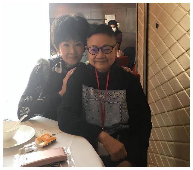 港剧第一贵妇,她一婚嫁富商,二婚嫁医生,如今78岁腰围仅66厘米_苗金凤