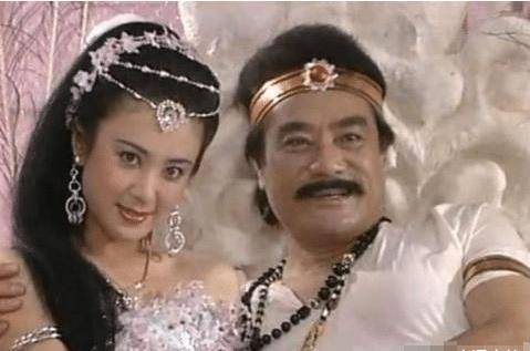 他是《封神榜》里的土行孙,身高1米2娶妻子,今靠低保为生_时候_余华东