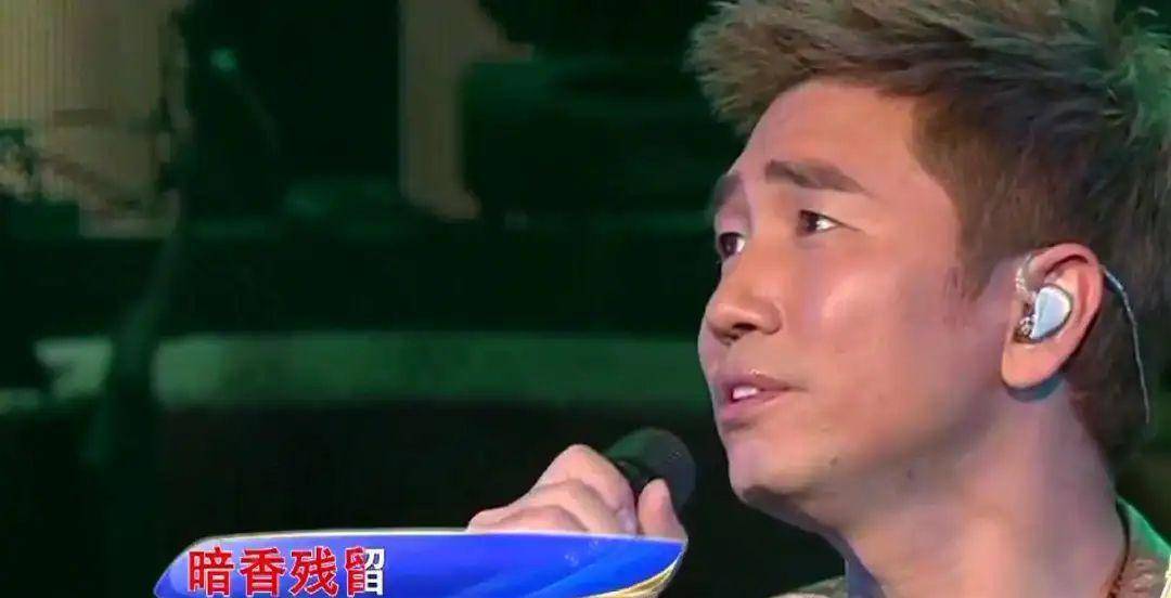 后裸婚,30年后再娶小16岁女星,他可真"专一"啊_沙宝亮_戴笑盈_婚姻