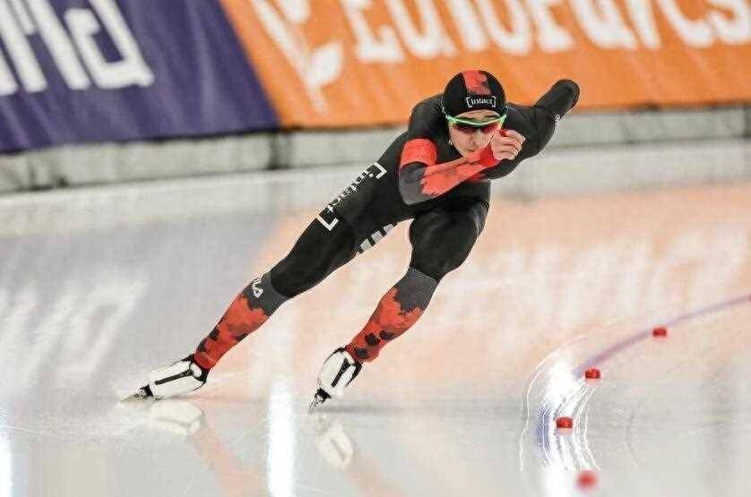 在我们速度滑冰领域,王秀丽的名字堪称传奇.