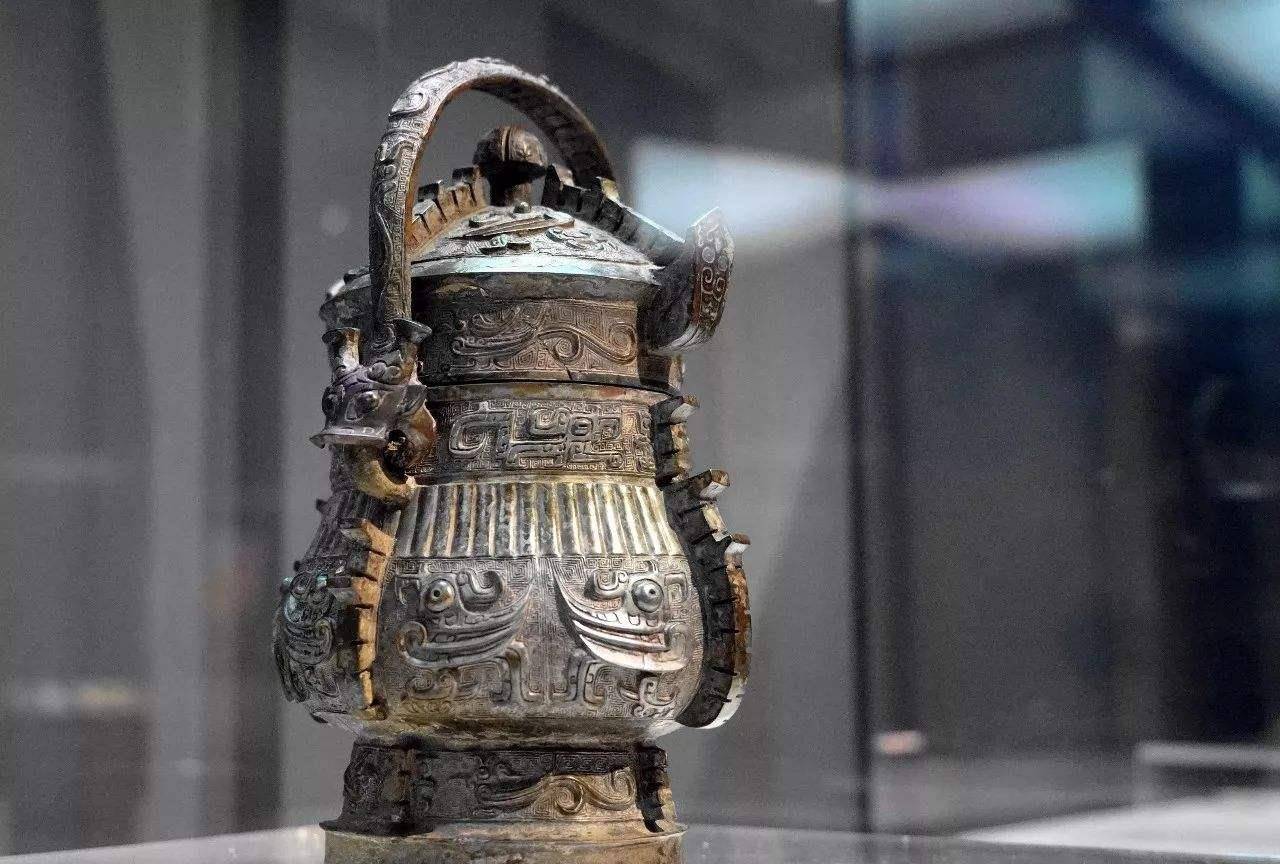 原创河南农民犁地时发现的文物专家三次登门才捐出立即被定为国宝