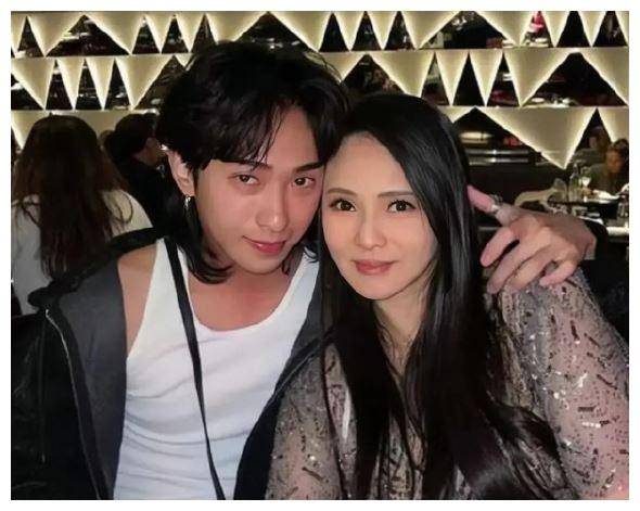 原创伊能静正式为儿子恩利取名庾澄庆再忍不住就给钱