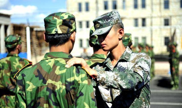 原创来大学军训的教官到底是什么人军训结束后总是偷偷溜走