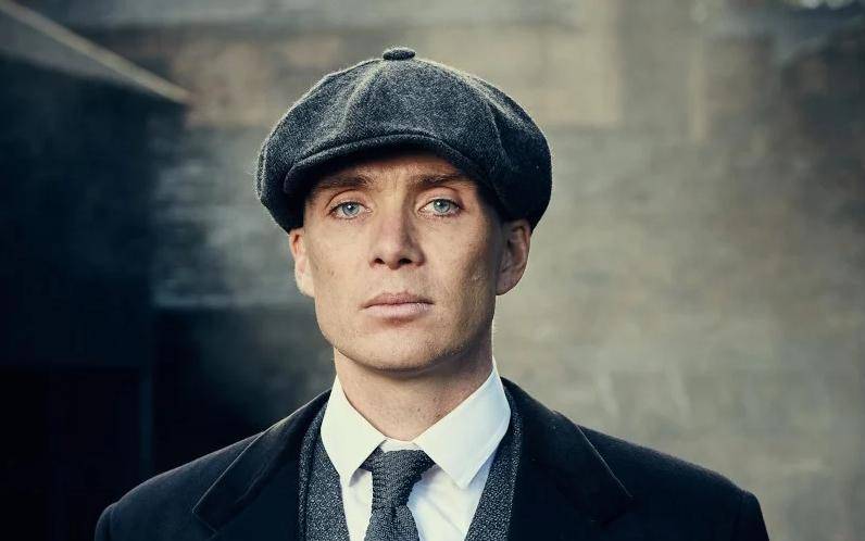 (基里安《浴血黑帮》剧照)接下来就是导演诺兰.