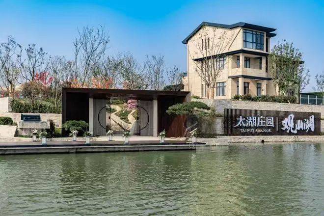 无锡太湖庄园总价200万的一线临湖别墅详情太湖庄园