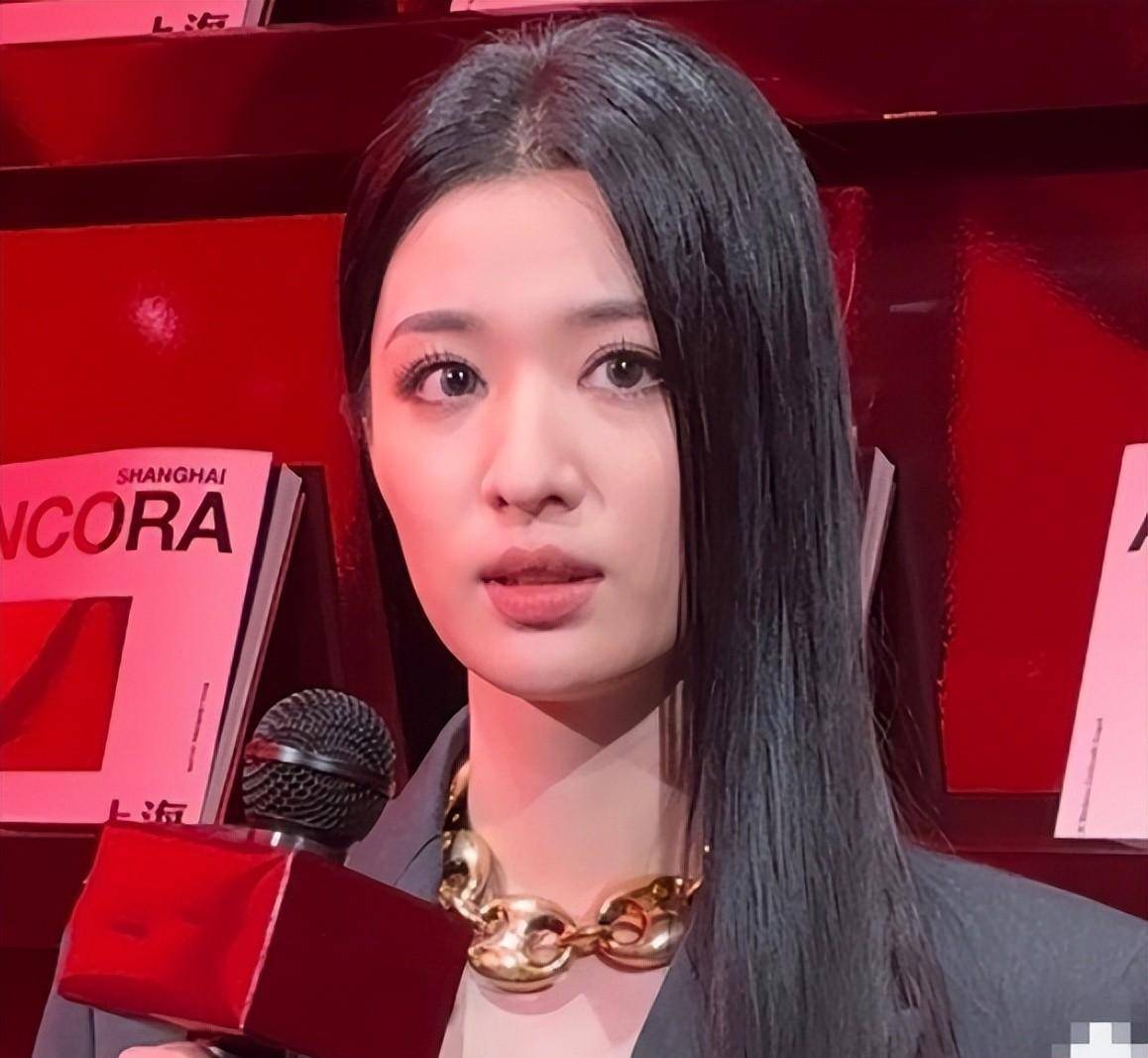 原创时尚活动生图白鹿丰满有料被莫文蔚的脸吓到倪妮穿的啥