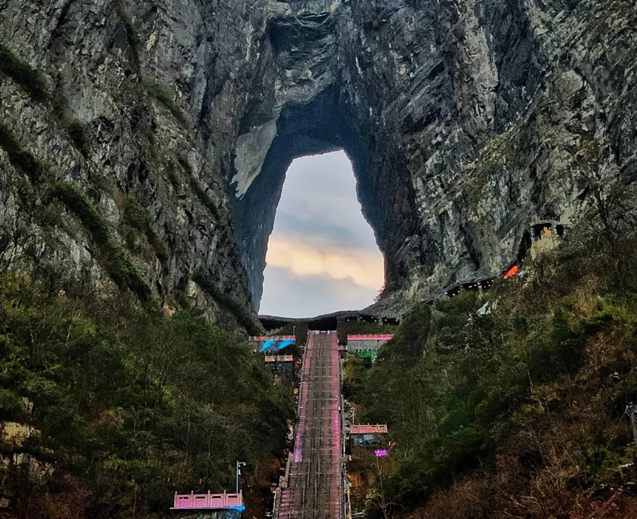 张家界旅游路线推荐三日游 张家界旅游3天2晚费用