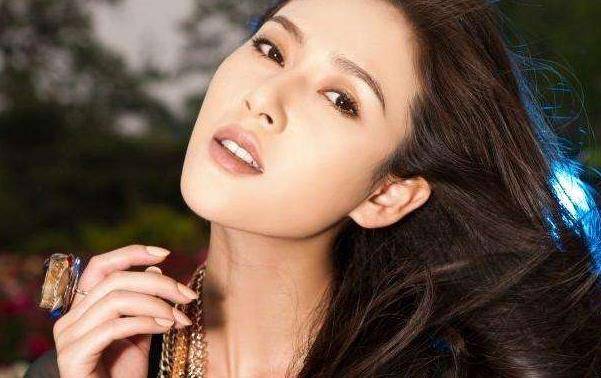 原创赵柯在北影上学时就获得演戏资源从那之后打开了演艺大门