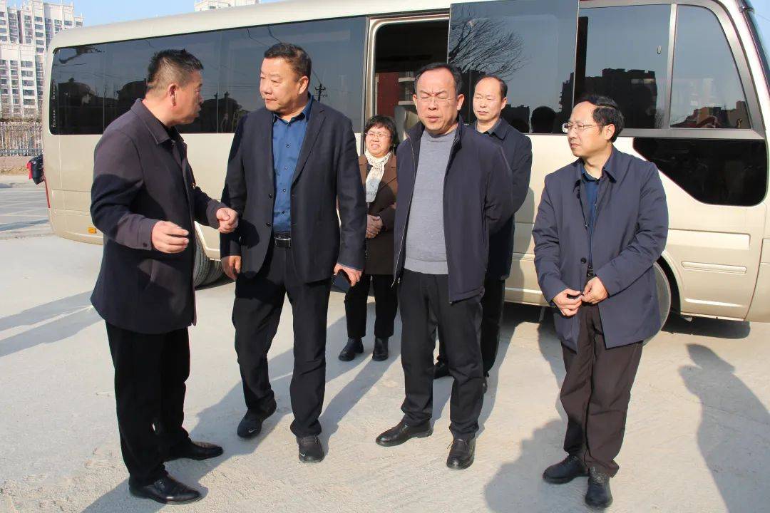濮阳市教育局党组书记局长冯勇莅临南乐县学前教育中心调研工作