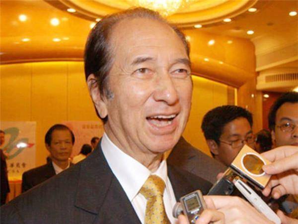 今年5月,赌王何鸿燊去世后,澳门的博彩行业出现了大量的空白市场,被