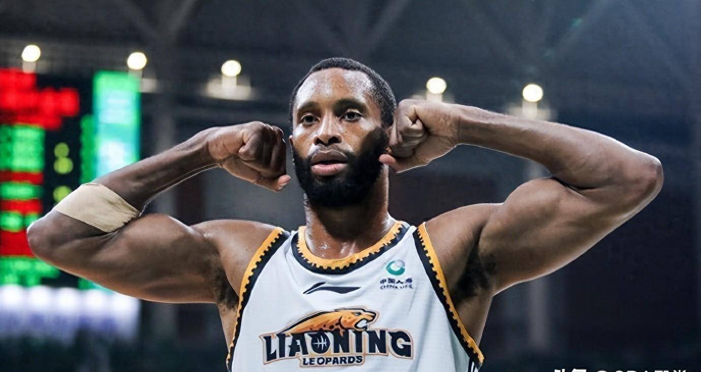 杨鸣曝球队三漏洞,安慰弗格同时,给足莫兰德肯定_比赛_辽宁队_防守